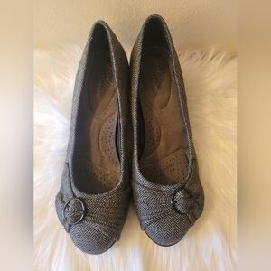 Dexflex Comfort Women's wedge Heel shoes Gray Size 8 1/2